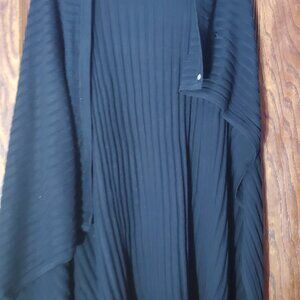 Lululemon scarf with snaps to wear as a wrap many ways - one size